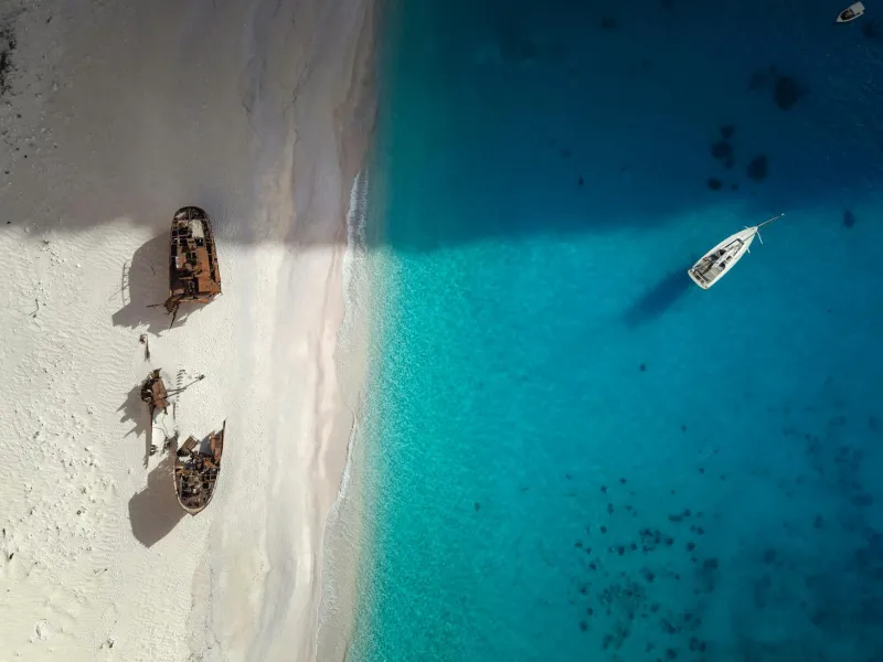 Shipwrecked Tourists Who Accidentally Prevented a Colonial Invasion Without Firing a Shot