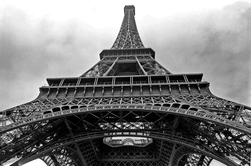 He Sold the Eiffel Tower for Scrap — Then Came Back and Tried to Sell It Again